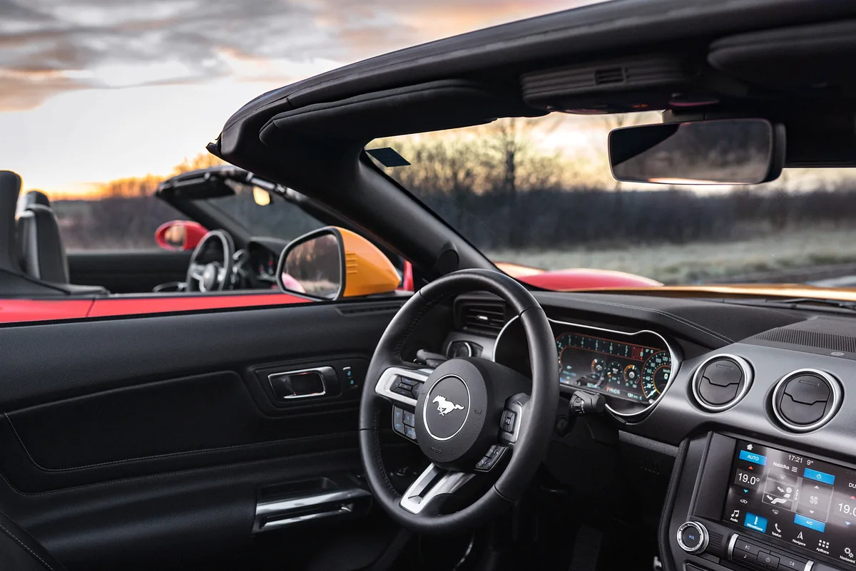 Ford Mustang GT – interiér