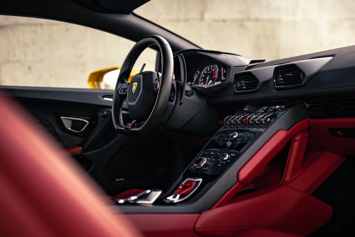 Lamborghini Huracan – pohled zezadu