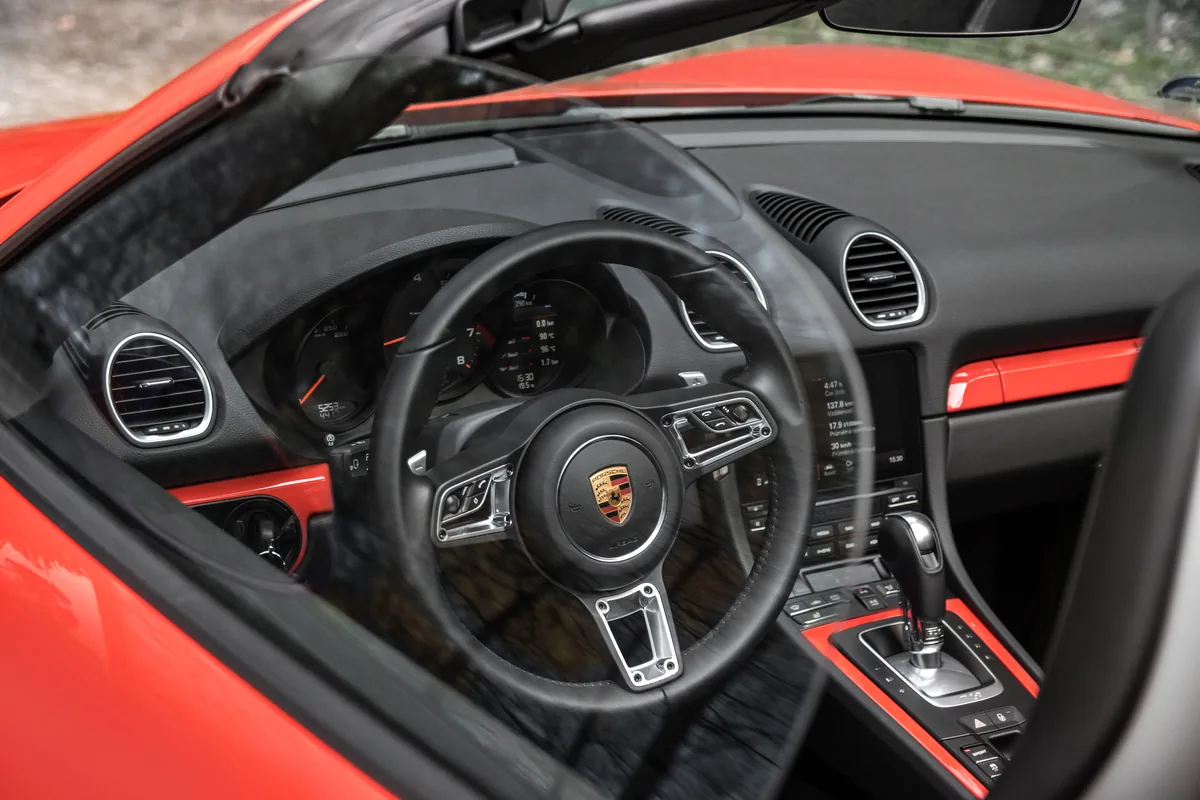 Porsche 718 Boxster – přední část vozu
