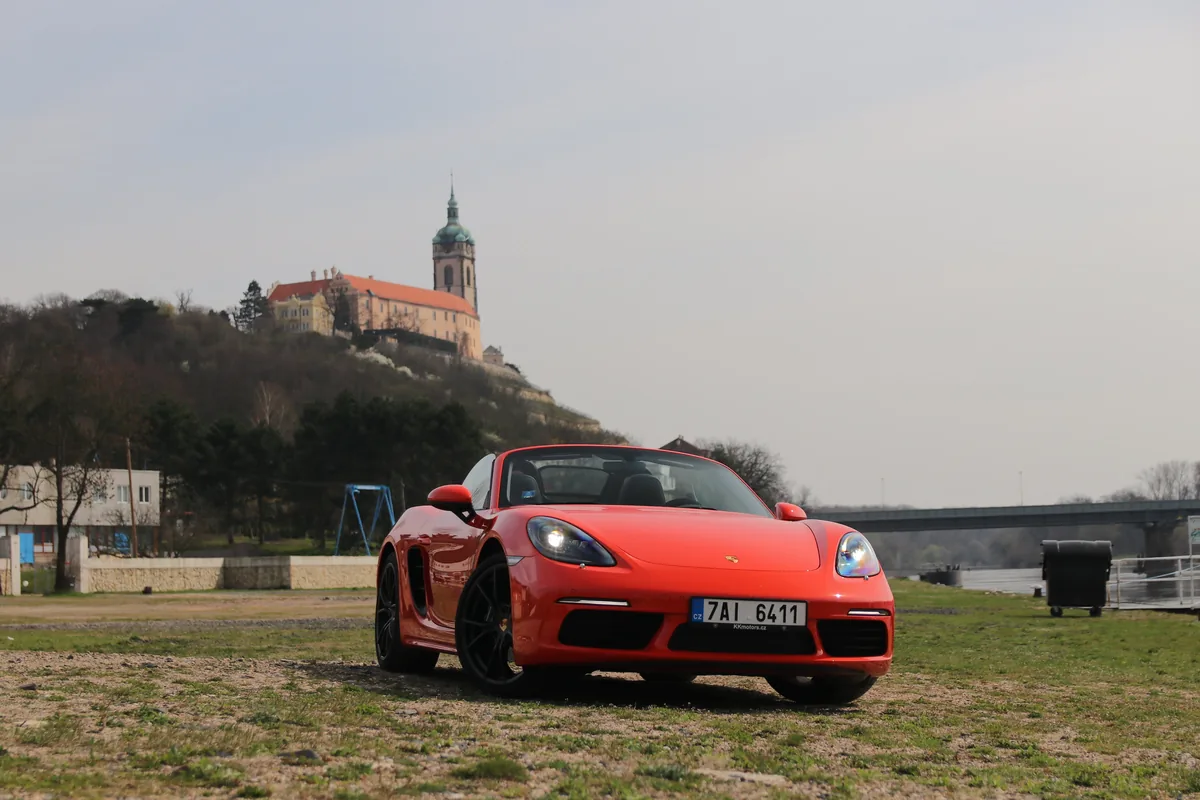 Porsche 718 Boxster – místo řidiče