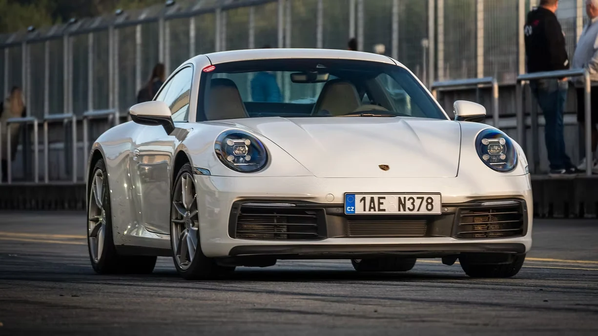 Porsche 911 (992)
